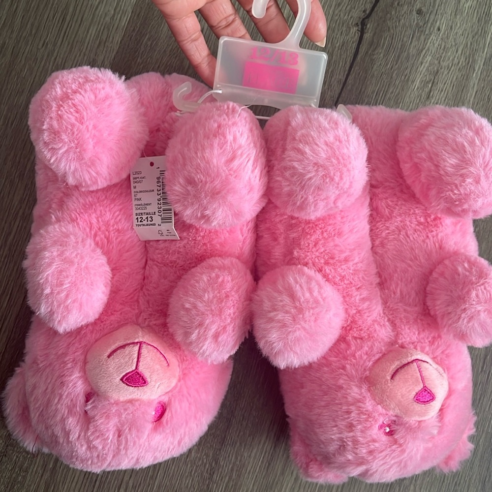 Girl slippers